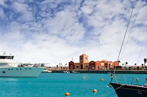 Hurghada Marina – Sunset Stroll & Sea Breeze Experience